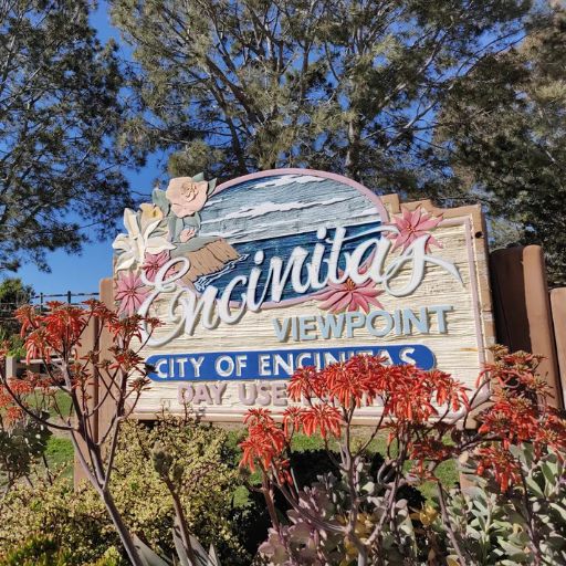 Encinitas Viewpoint Park (Across from the Encinitas Library)
